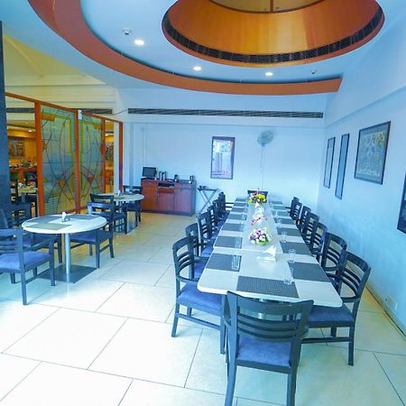 Hotel The Plaza Hyderabad Exterior photo