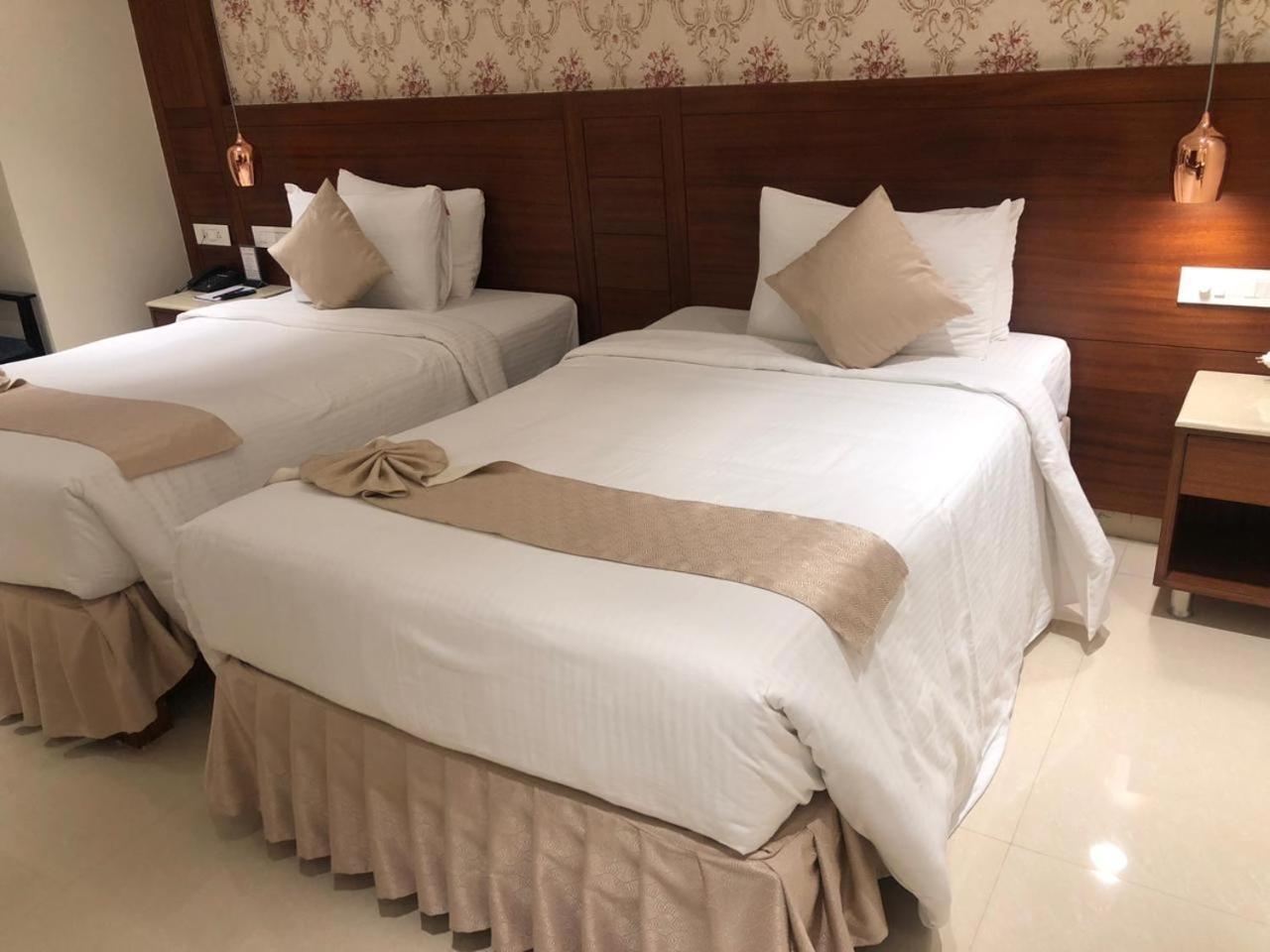 Hotel The Plaza Hyderabad Exterior photo