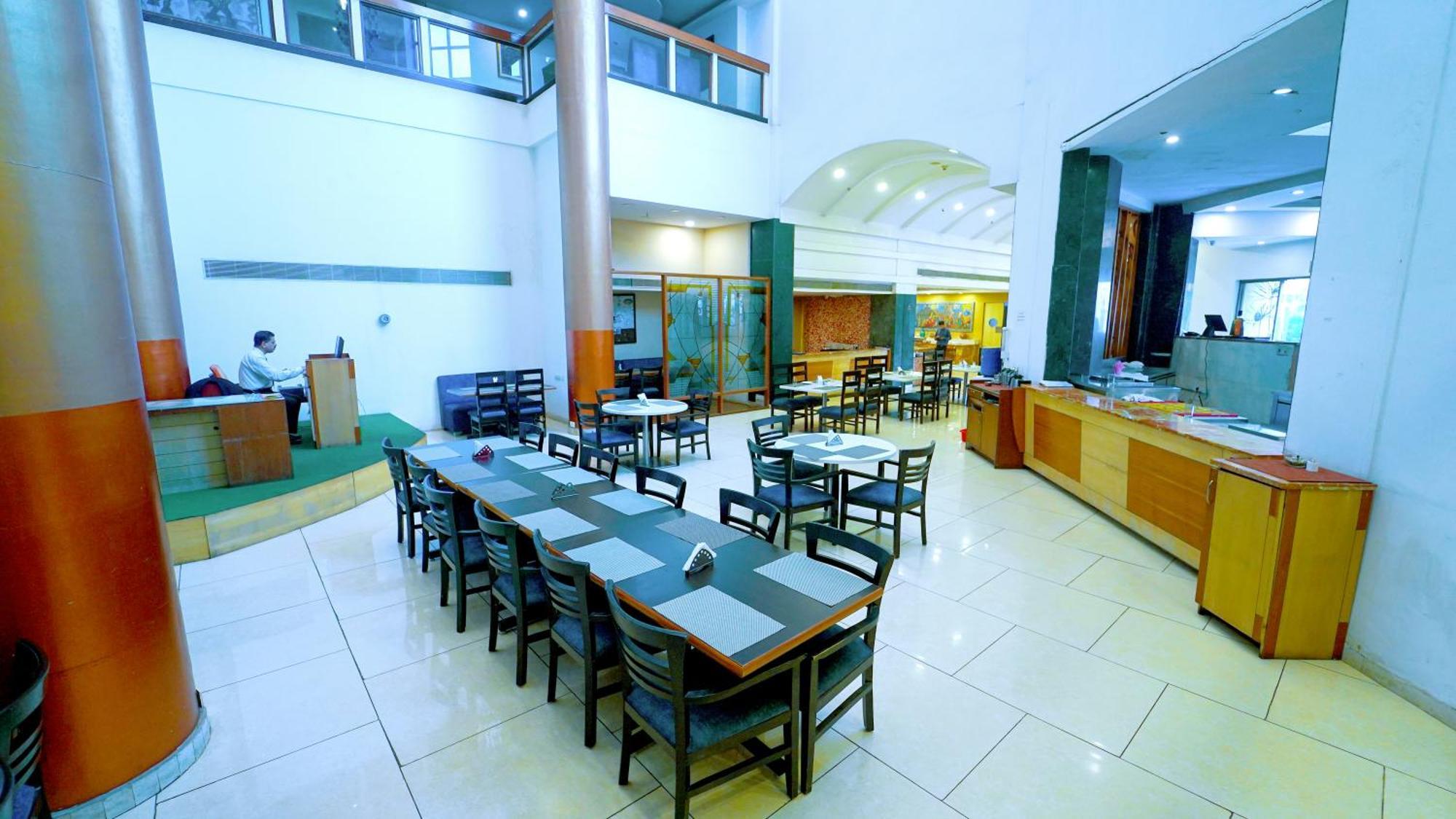 Hotel The Plaza Hyderabad Exterior photo