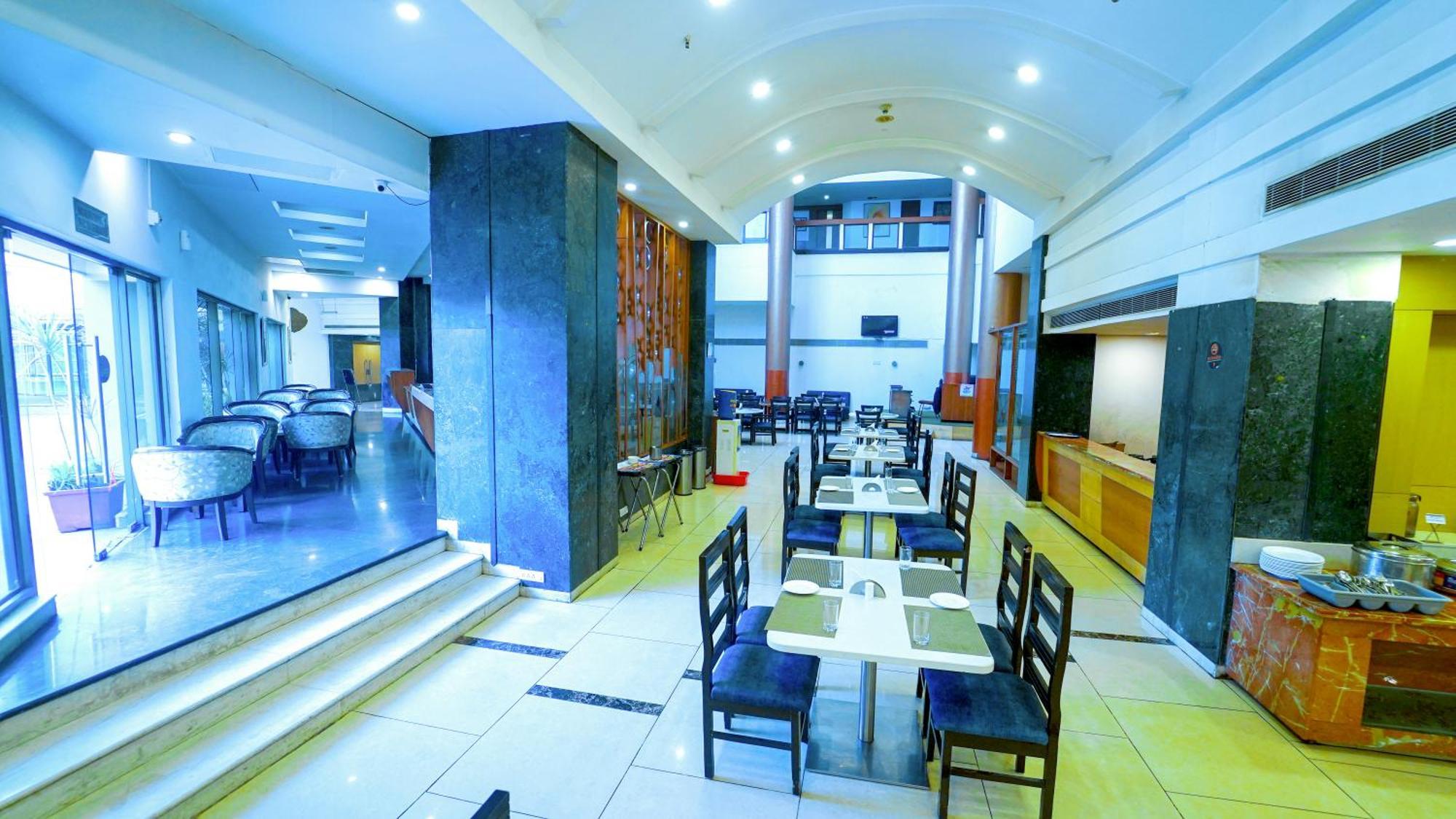 Hotel The Plaza Hyderabad Exterior photo