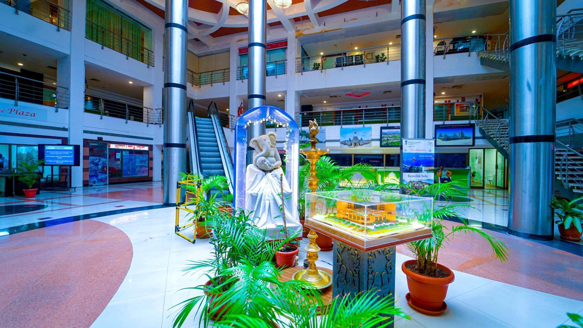 Hotel The Plaza Hyderabad Exterior photo