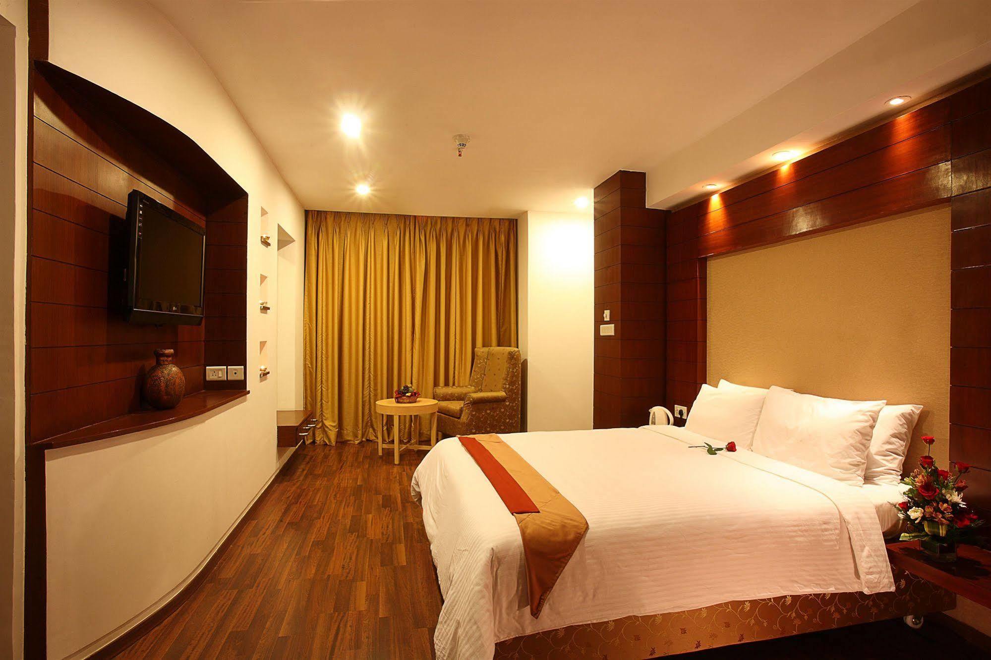 Hotel The Plaza Hyderabad Exterior photo