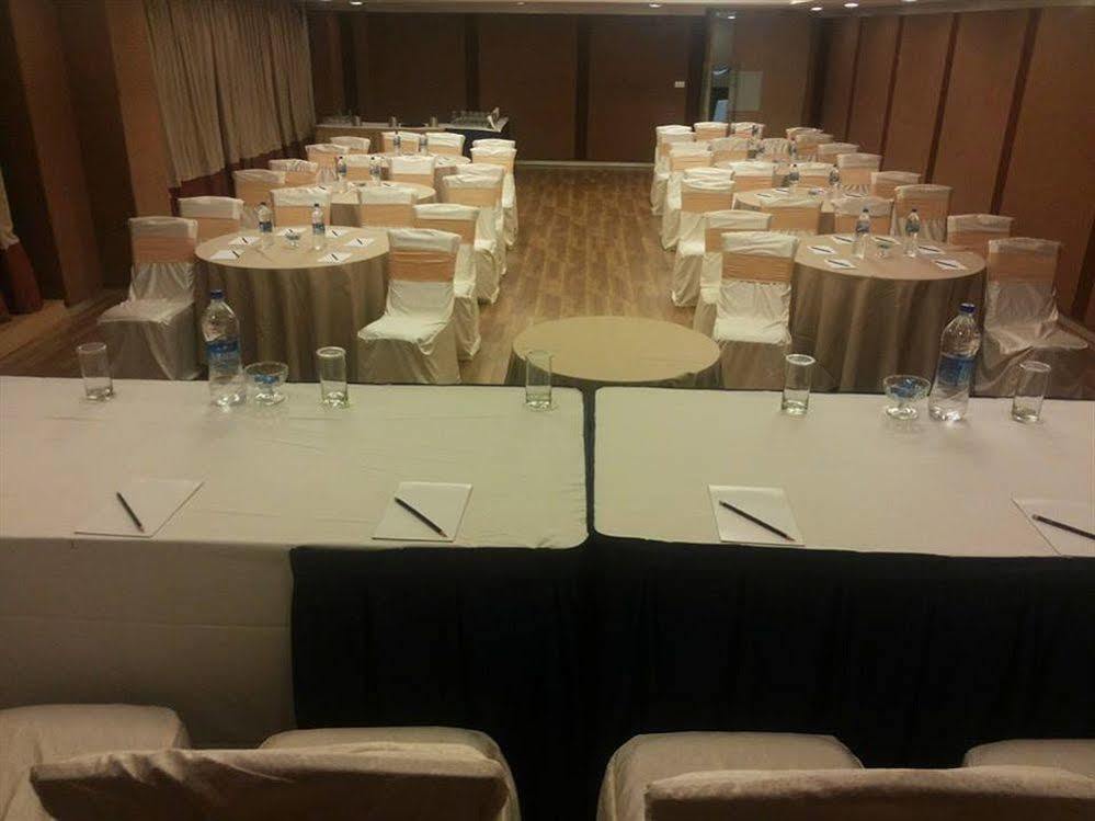 Hotel The Plaza Hyderabad Exterior photo