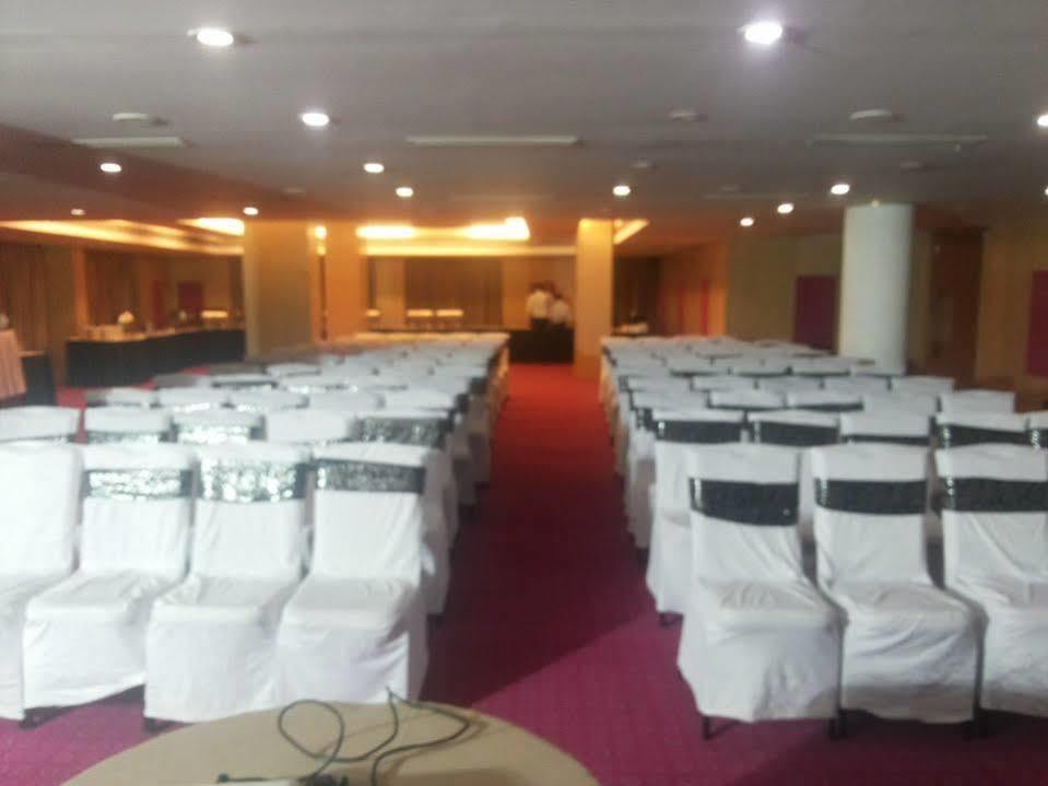Hotel The Plaza Hyderabad Exterior photo